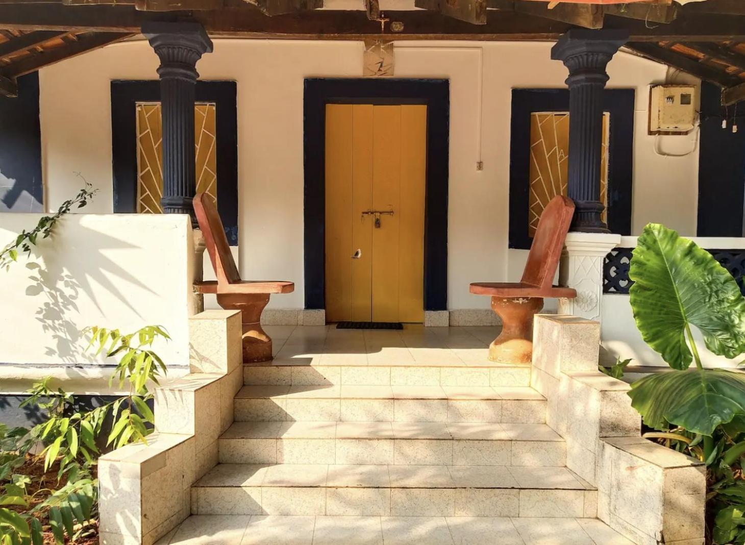 Tien B&B & Bistro Vagator Exterior photo